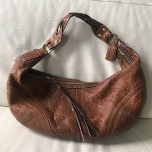 Leather chic handbag